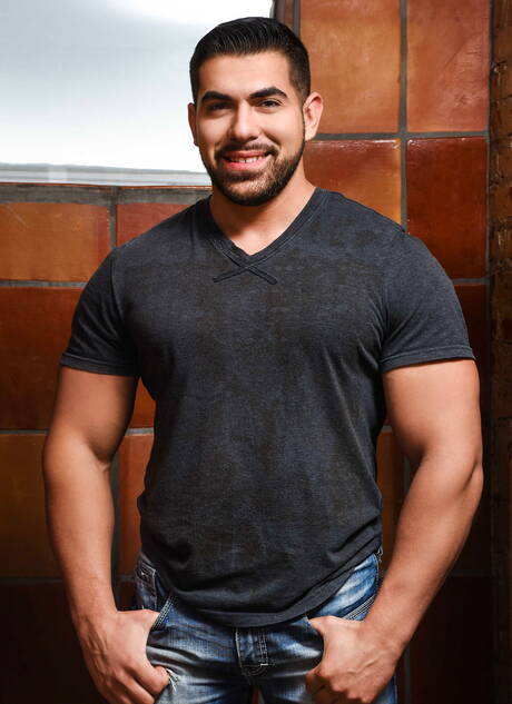 Men.com: Beefcake Forrest and american bull Damien Stone in hot ass bang with fisting in bathroom