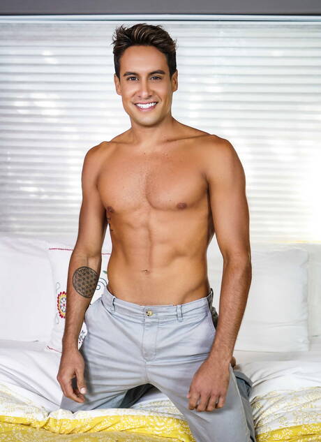 Husky guy Titus and american muscular Myles Landon fuck ass after sucking