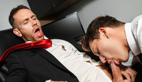 Nice american boys beefy Paul Canon and muscular Kit Cohen fuck ass after sucking