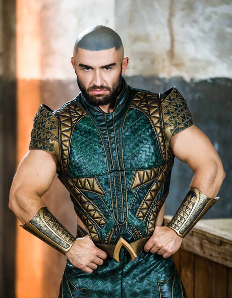 American hairy stud Colby Keller and french bodybuilder Francois Sagat fuck after blowjob