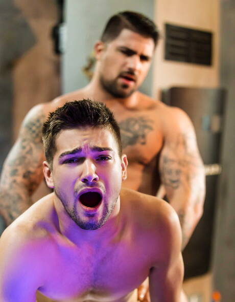 Der amerikanische Hengst Johnny Rapid und der muskulöse Kanadier Ryan Bones haben sich gegenseitig geknallt