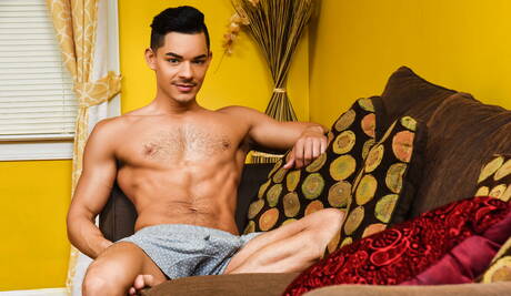 Tough guy Ethan and american strongman Damien Kyle drilling an ass