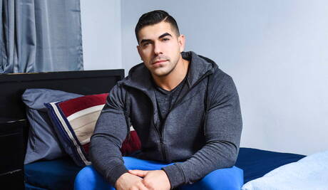 Mili amerykańscy muskularni faceci Damien Stone i twardziel Beaux Banks mają gorącą scenę na świeżym powietrzu