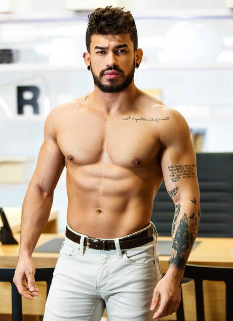 English superstud Paddy Obrian and latin muscular Pietro Duarte sucking and fucking each other