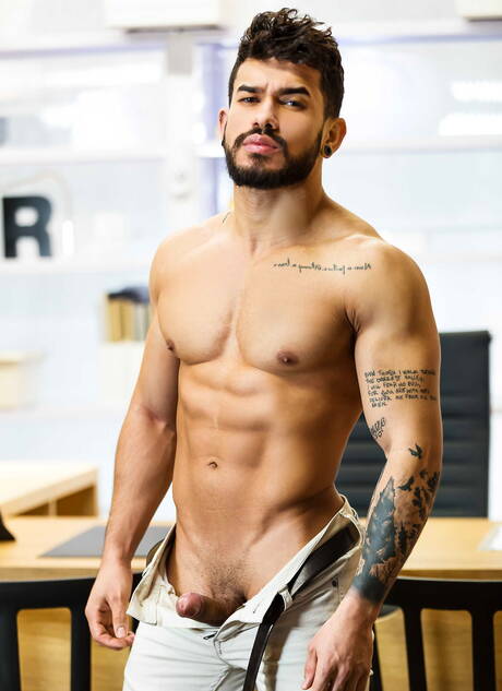 English superstud Paddy Obrian and latin muscular Pietro Duarte sucking and fucking each other