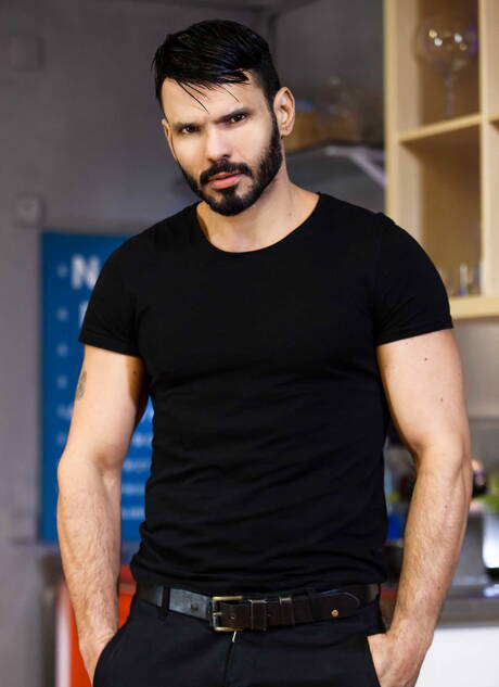 Venezuelan hairy stud Jean Franko and spanish bull Diego Reyes sucking and screwing each other in kitchen