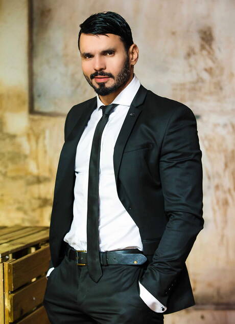 Der haarige venezolanische Hengst Jean Franko und der starke lateinamerikanische Bulle Pietro Duarte haben Analsex