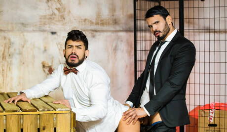 Der haarige venezolanische Hengst Jean Franko und der starke lateinamerikanische Bulle Pietro Duarte haben Analsex