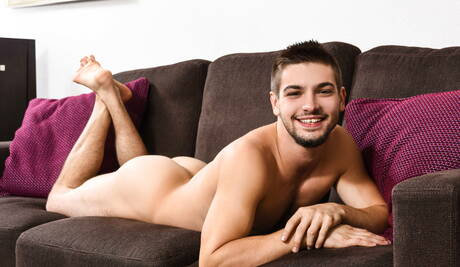 Die amerikanischen Pornostars Johnny Rapid und Trevor Long ficken nach dem Saugen in den Arsch