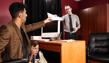 Der kanadische Kraftprotz Ethan Chase und der haarige kanadische Hengst Mick Stallone haben guten Sex