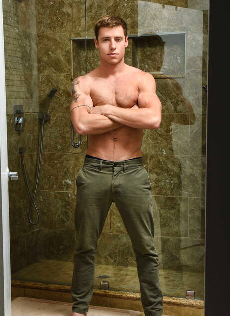 American tough guy Justin Matthews and  Jacob Miami in hot ass bang in shower