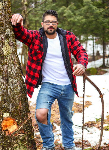 Men.com: Canadian strong bull Ryan Bones and canadian beefcake Ethan Chase have a good sex outside