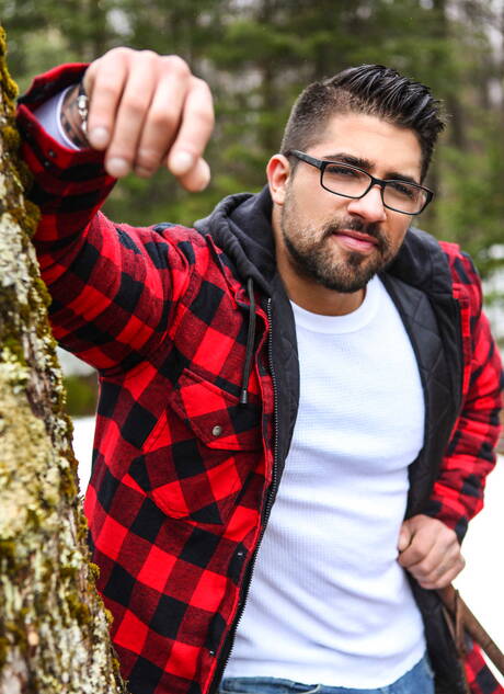 Men: Canadian strong bull Ryan Bones and canadian beefcake Ethan Chase have a good sex outside