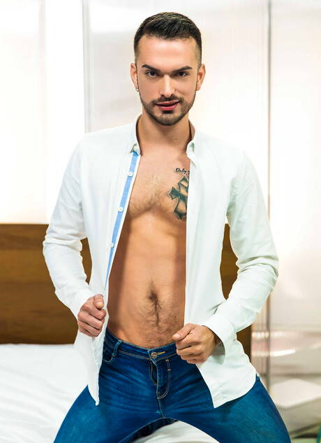 Nasty guys Paddy Obrian, Ken Summers and Jean Favre in threesome fuck action