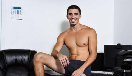 Pretty american guys beefy Brandon Evans and stud Damien Kyle in hot homosexual action