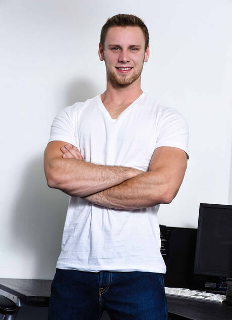 Men: Pretty american guys beefy Brandon Evans and stud Damien Kyle in hot homosexual action