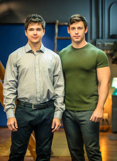 Men: Hot american guys well-built Will Braun and hunk Tobias love each other