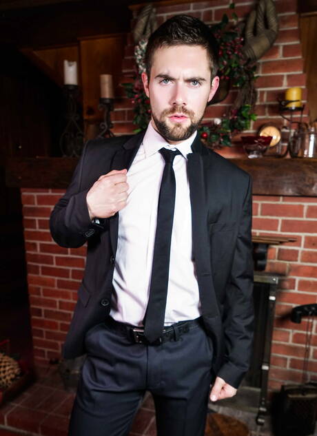 Aspen, Vadim, Colby Keller, Xander, Griffin en Noah in wilde mannenorgie