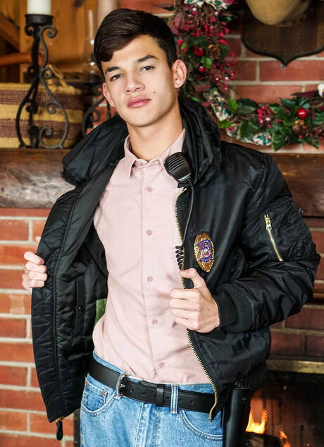 Aspen, Vadim, Colby Keller, Xander, Griffin en Noah in wilde mannenorgie