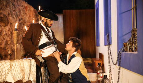 Amerikaanse stoere kerel Johnny Rapid en Latijns-Amerikaanse stoere kerel Diego Sans zuigen en neuken elkaar buiten