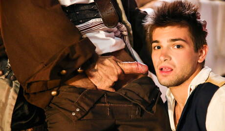 Amerikaanse stoere kerel Johnny Rapid en Latijns-Amerikaanse stoere kerel Diego Sans zuigen en neuken elkaar buiten