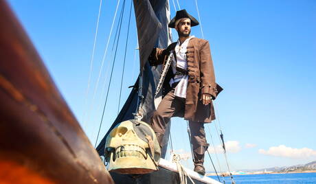 Latino-Schönling Diego Sans und der englische Bully Paddy Obrian bei heißer homosexueller Action im Freien