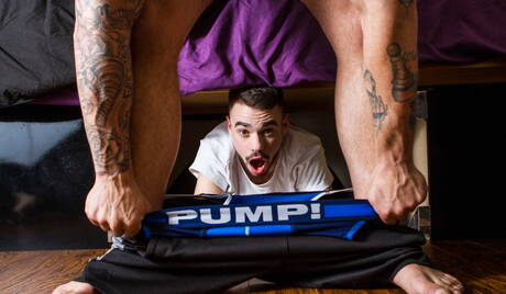 Le taureau canadien Ryan Bones et le beau garçon canadien Zack Hunter ont une scène de couple torride