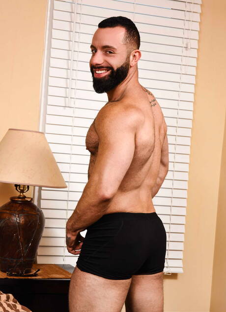 American pornstars tough guy Will Braun and hot bear Eddy Ceetee have a hot couple sex