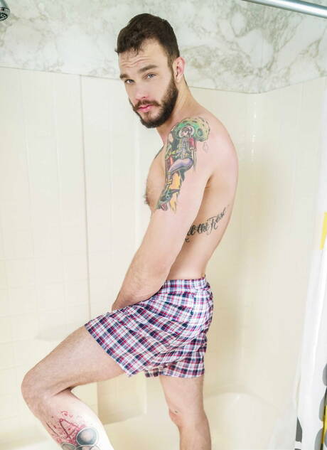 Men.com: Nice american boys strongman Will Braun and strongman Cliff Jensen drilling an ass in bathroom