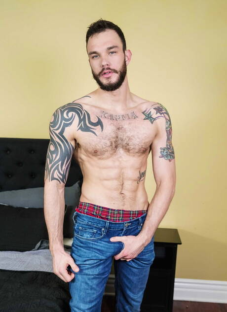 Rosyjski husky Vadim Black i amerykański superogier Cliff Jensen uprawiają dobry seks