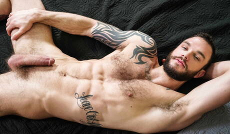 Rosyjski husky Vadim Black i amerykański superogier Cliff Jensen uprawiają dobry seks