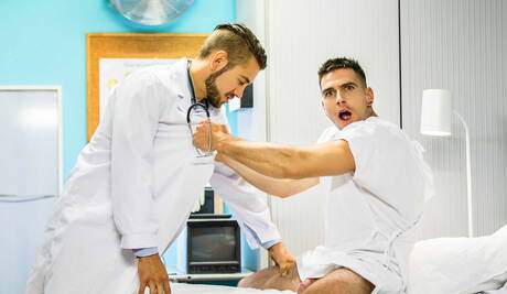 O musculoso americano Dante Colle e o forte inglês Paddy Obrian em sexo anal quente