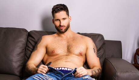 Husky guy Logan Styles and tough guy Collin Lust sucking and screwing each other outdoor