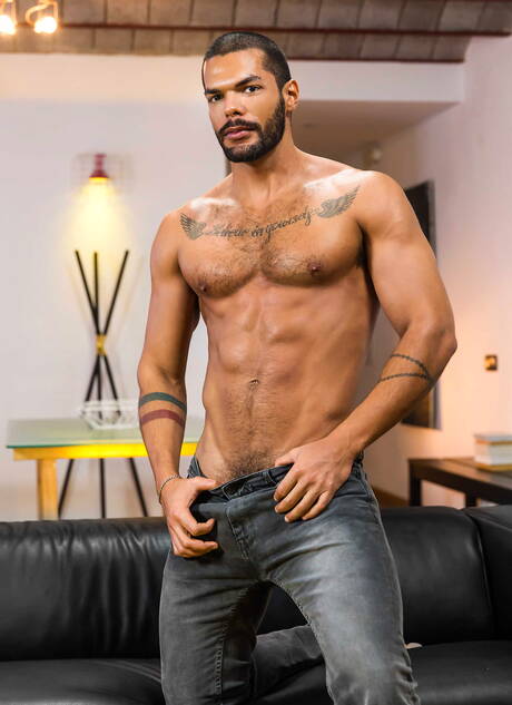 Men: Paddy OBrian, Lucas Fox, Andy, Ely Chaim in wild gangbang