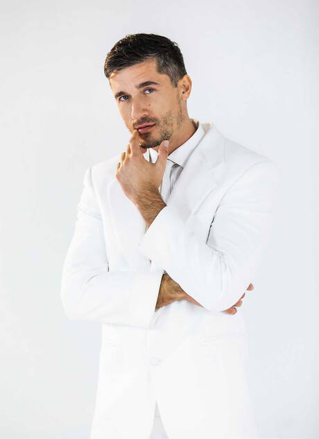 O supergaranhão eslovaco Jay Roberts e o fisiculturista espanhol Diego Reyes em uma foda anal quente