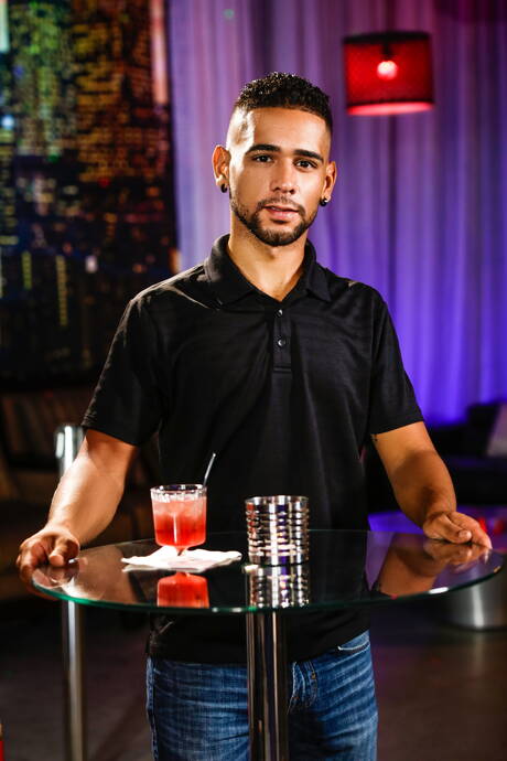 Men: American husky guy Addison Graham and strongman Ricky Daniels in interracial bang