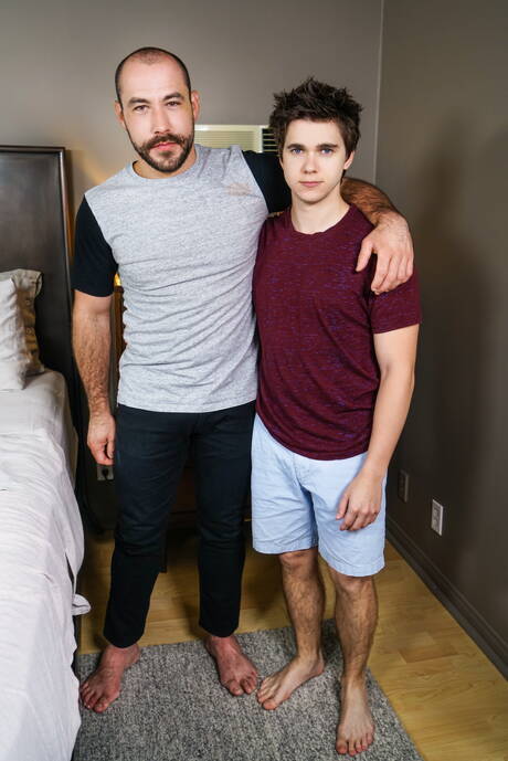 アメリカ人のイケメン、ウィル・ブラウンと力持ちのアッシュランドが熱いアナルファックを繰り広げる