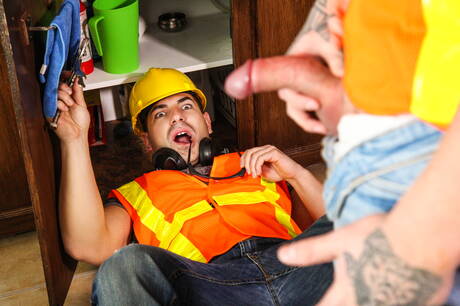 American bodybuilder Damien Stone and canadian muscular Theo Ross in hot ass bang in the kitchen