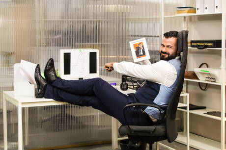 O inglês bonitão Paddy Obrian e Victor Dangelo fodem a bunda depois de chupar um pau