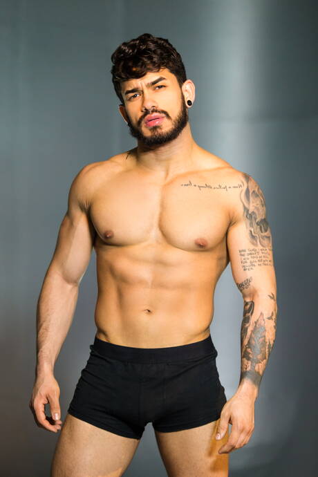 Men: Beautiful dude Pietro Durate and gorgeous boy Ely Chaim fuck ass after sucking