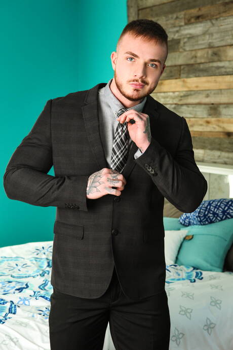 Men.com: French hot bear Teddy Torres and canadian hunky guy Theo Ross in hot homosexual action in shower