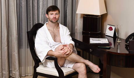 Amerikaanse otter Dennis West en Xander Brave hebben hete seks in bad