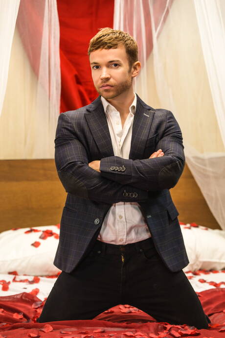 英國肌肉男Gabriel Cross和Rico Vega進行肛交