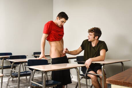 American muscular Johnny Rapid and stud Aaron London have anal sex