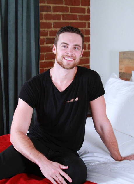 Men.com: Two american guys otter Tommy Defendi and well-built Brandon Moore sucking and screwing each other