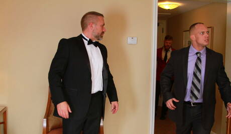 性慾旺盛的 John Magnum、Dirk Caber 和 Bennett Anthony 享受三人性愛