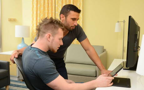 Men: Hot boysOwen Michaels, Diego Vena and Jake Matthews in hot 3some ass fuck action