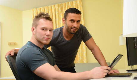 Heiße Jungs: Owen Michaels, Diego Vena und Jake Matthews bei heißer Dreier-Arschfick-Action