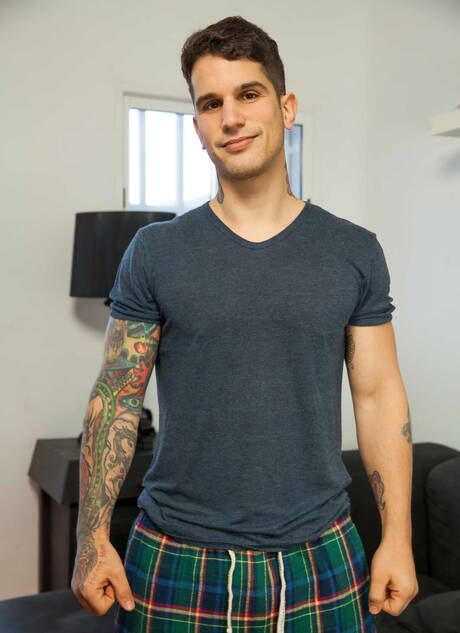 Canadese hengst Pierre Fitch en stoere kerel Matt Anders neuken kont na blowjob