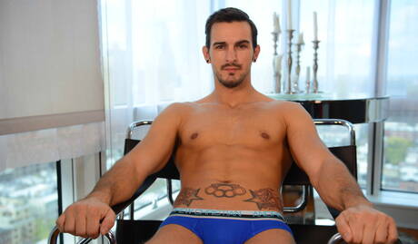 O forte americano Phenix Saint e o musculoso Richard Pierce fazem sexo quente